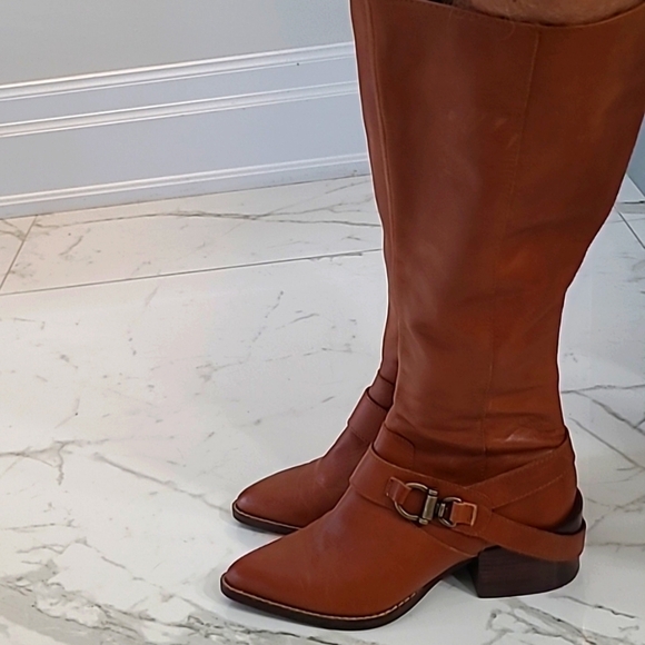 NWOT display model Design Lab genuine leather congac color boots. Size 40 or 9. - Picture 1 of 7